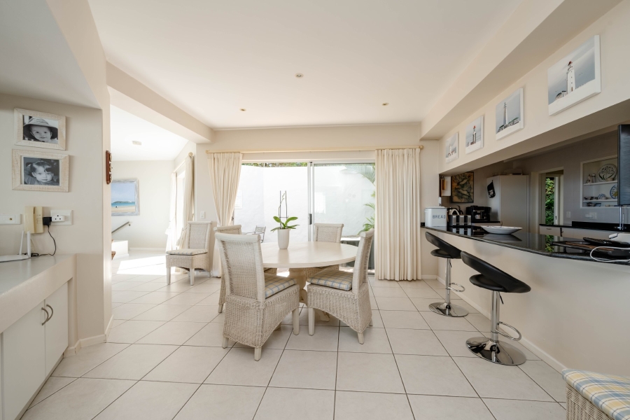 5 Bedroom Property for Sale in Signal Hill Western Cape